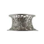 AN IRISH SILVER DISH RING Dublin c.1924, mark of West & Son, openwork body with vacant