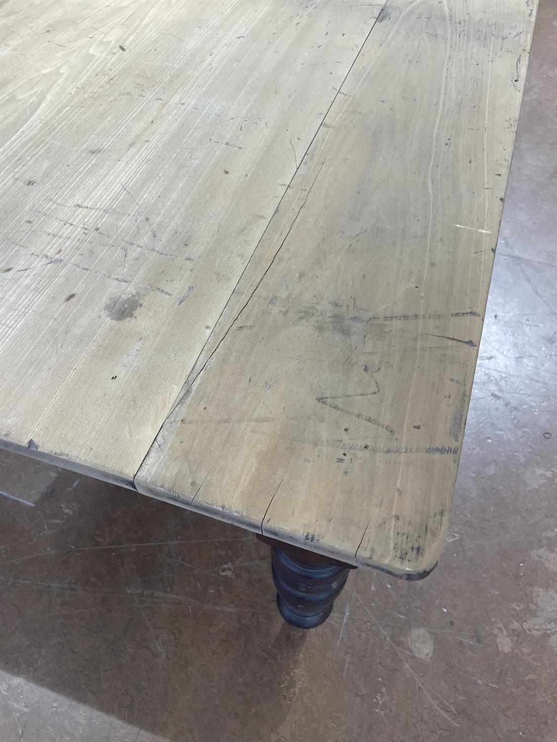 A LARGE 19TH CENTURY STAINED PINE KITCHEN TABLE WITH SYCAMORE TOP, the plain two panel top - Image 12 of 15