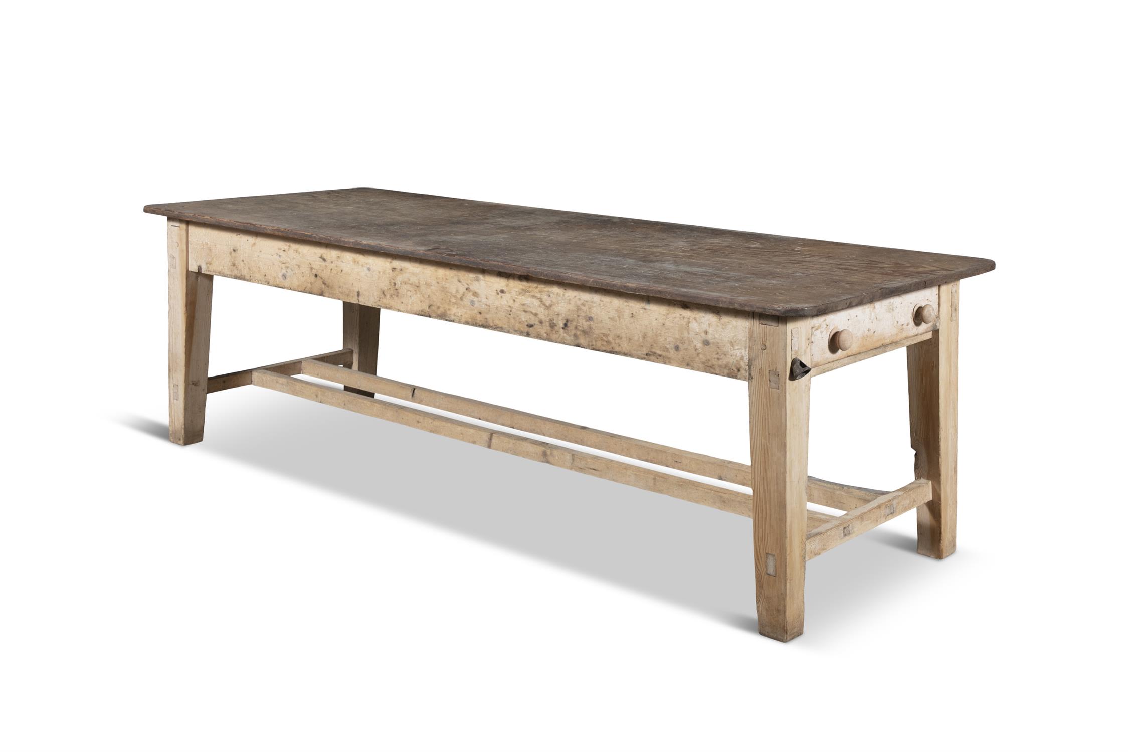 A 19TH CENTURY PITCH PINE FARMHOUSE TABLE, the two-plank rectangular top with rounded corners, - Bild 2 aus 10