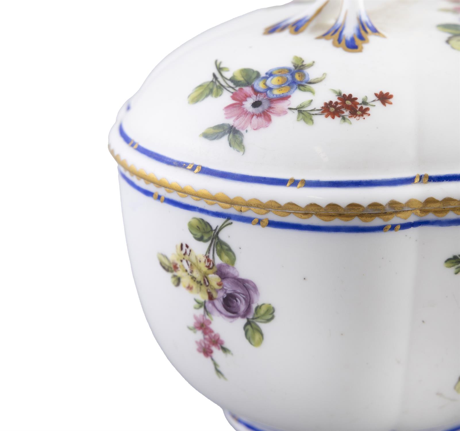 AN SEVRES PORCELAIN OVAL SUCRIER AND COVER, 18TH CENTURY 15cm wide, 10cm high - Image 3 of 15