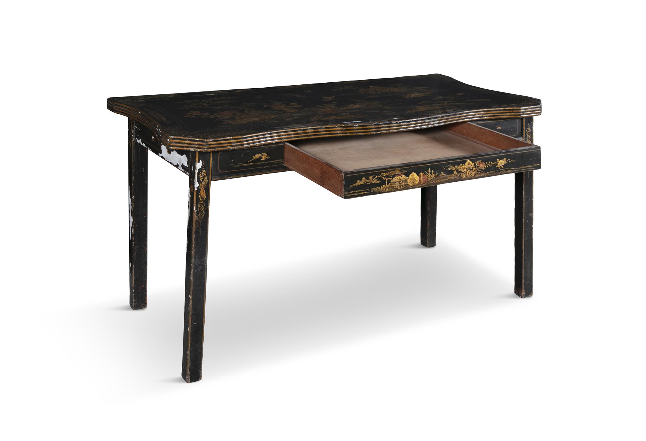 A GEORGE III JAPANNED SERPENTINE SIDE TABLE, LATE 18TH CENTURY, the top decorated depicting - Image 3 of 13