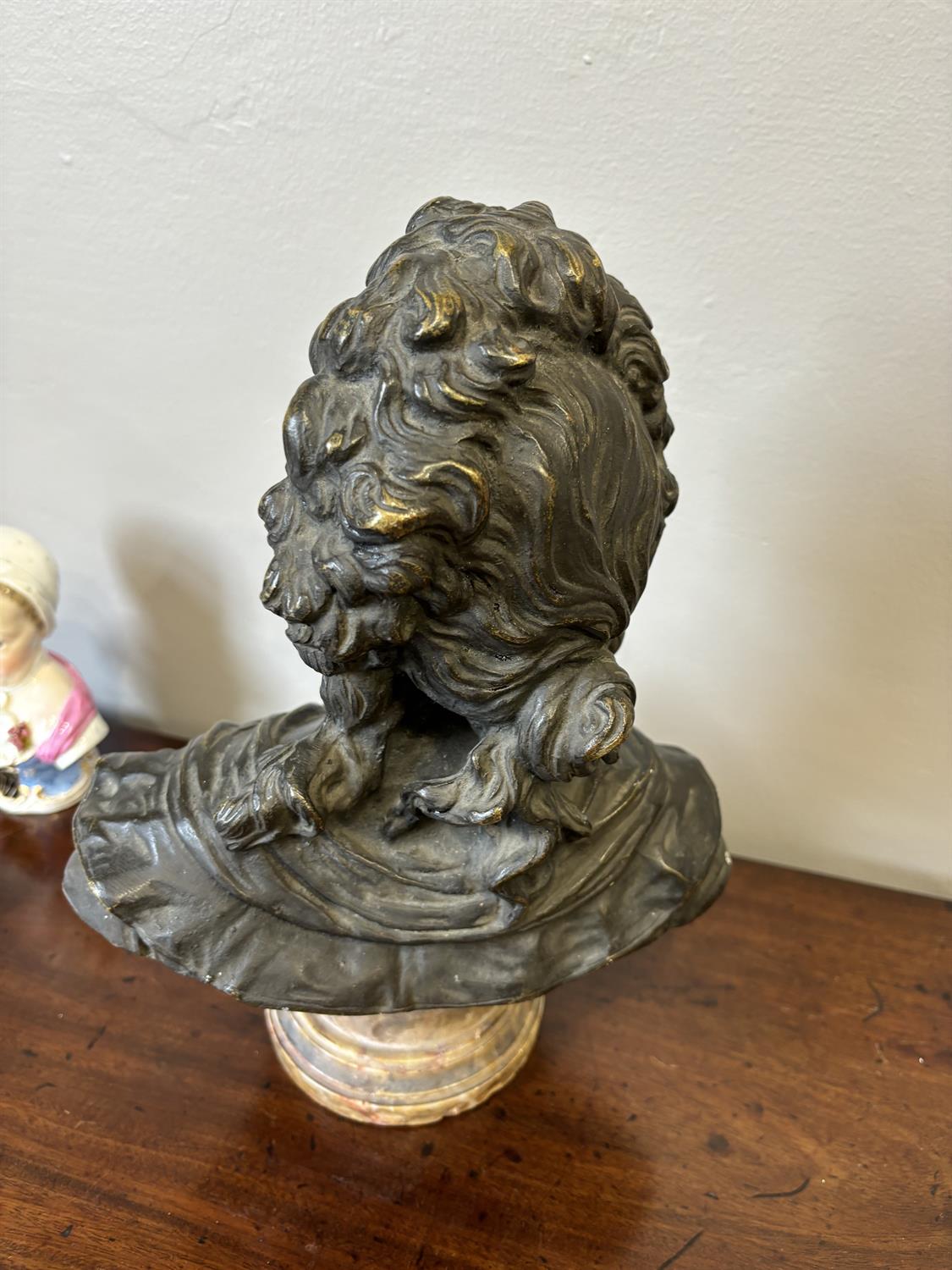 A FRENCH BRONZE BUST OF MARIE ANTOINETTE, 19TH CENTURY on marble socle, bust and socle 32cm - Image 6 of 8