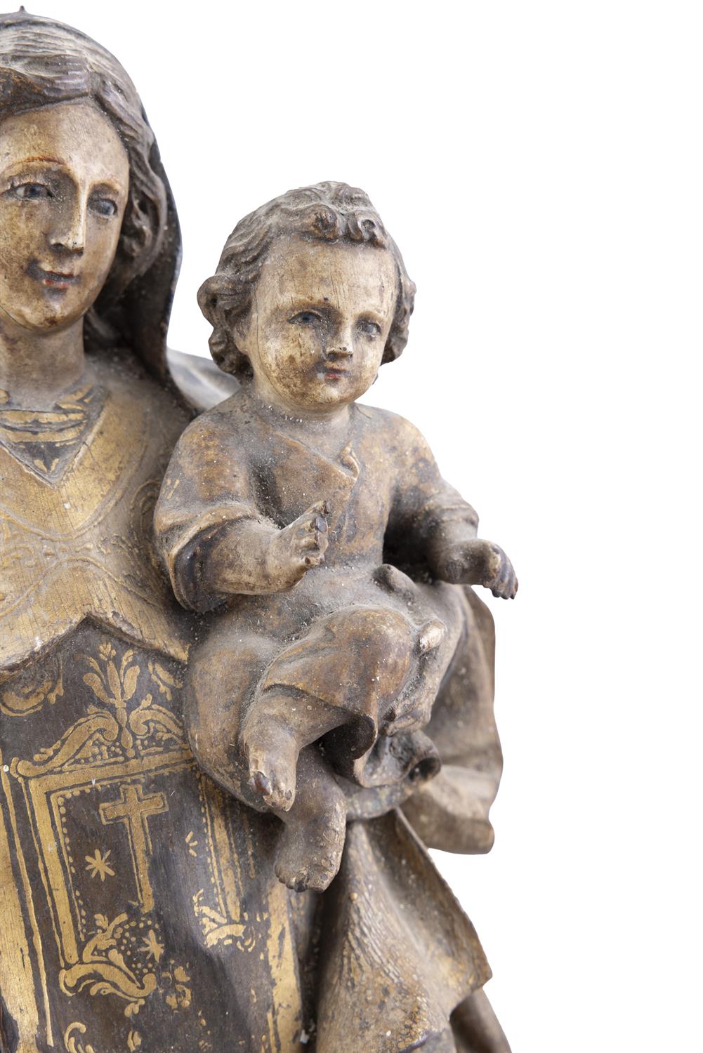 A CARVED WOOD MODEL OF THE MADONNA AND CHILD, 16TH/17TH CENTURY with polychrome decoration. - Image 4 of 6