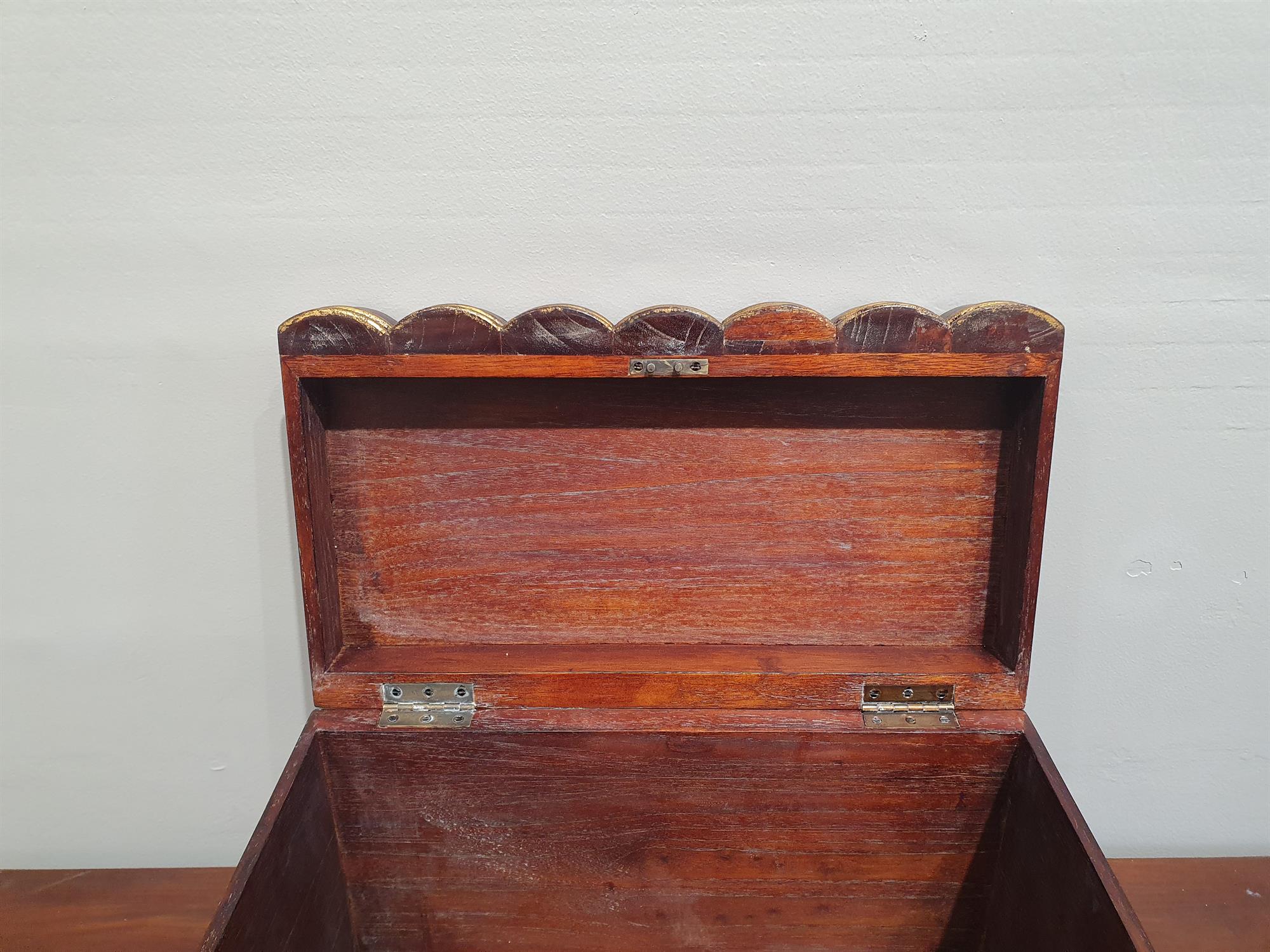AN UNUSUAL PAIR OF NOVELTY LIBRARY STORAGE BOXES, EARLY 19TH CENTURY in mahogany and parcel gilt, - Image 7 of 15