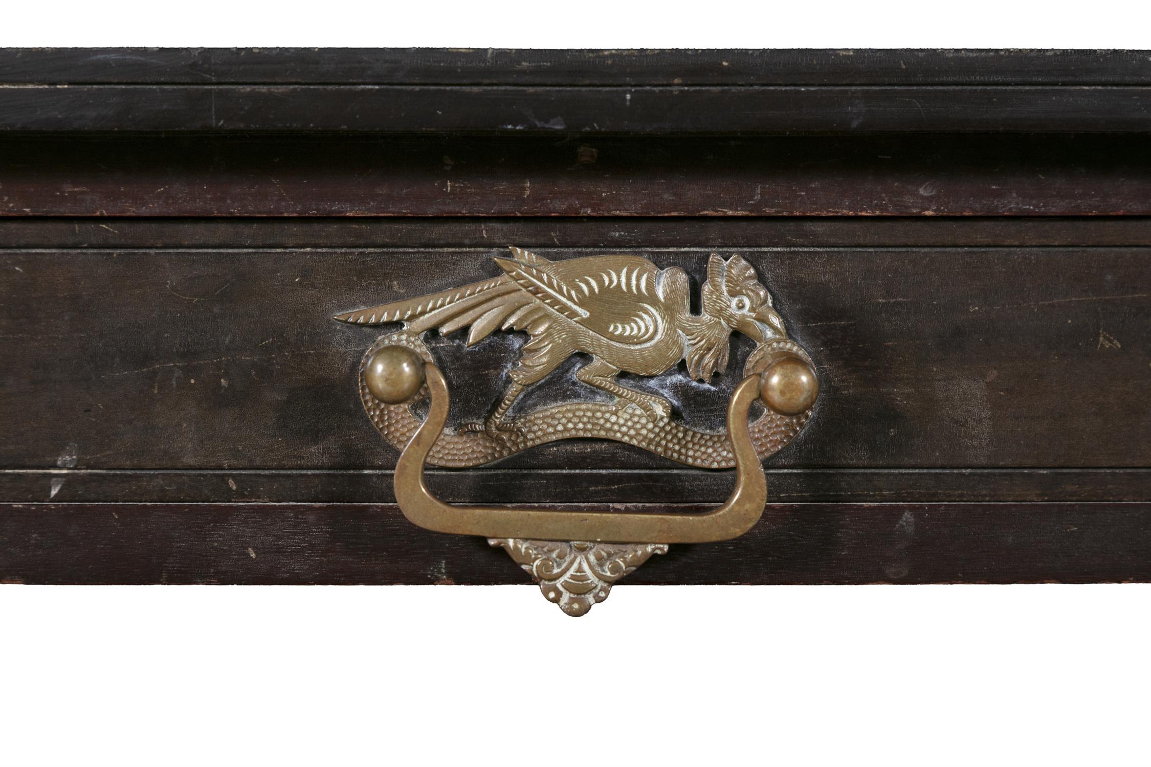 A MAHAGONY PEMBROKE TABLE, PHILADELPHIA, CIRCA 1770 the channel lined top above a frieze drawer - Image 6 of 6