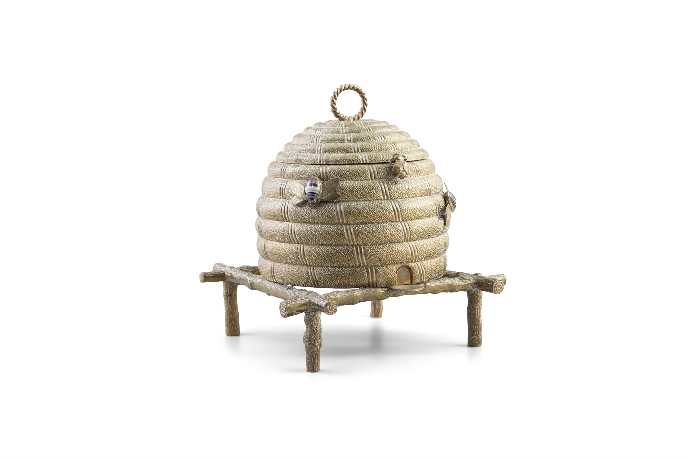 A GILT METAL 'BEE SKEP' JEWELLERY SEWING BOX, 19TH CENTURY of naturalistic form, - Image 2 of 16