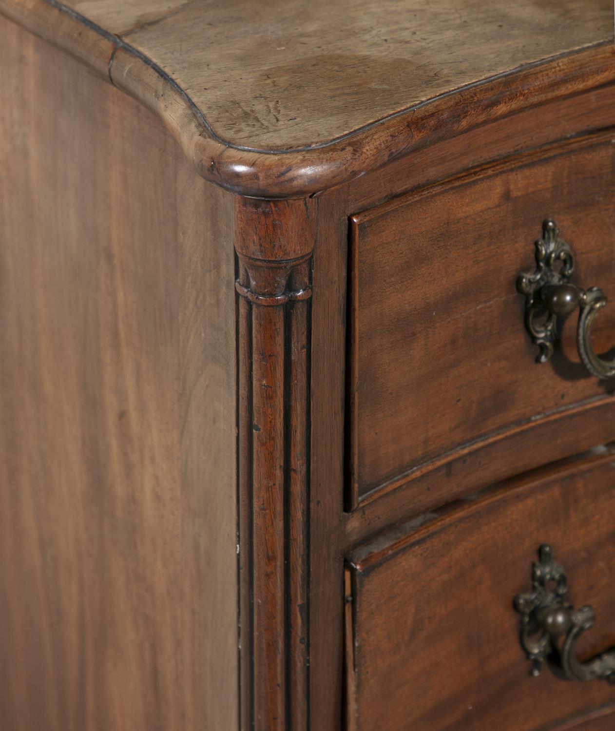 A GEORGE III MAHOGANY SERPENTINE DRESSING CHEST, CIRCA 1770, the moulded top above four - Image 10 of 11