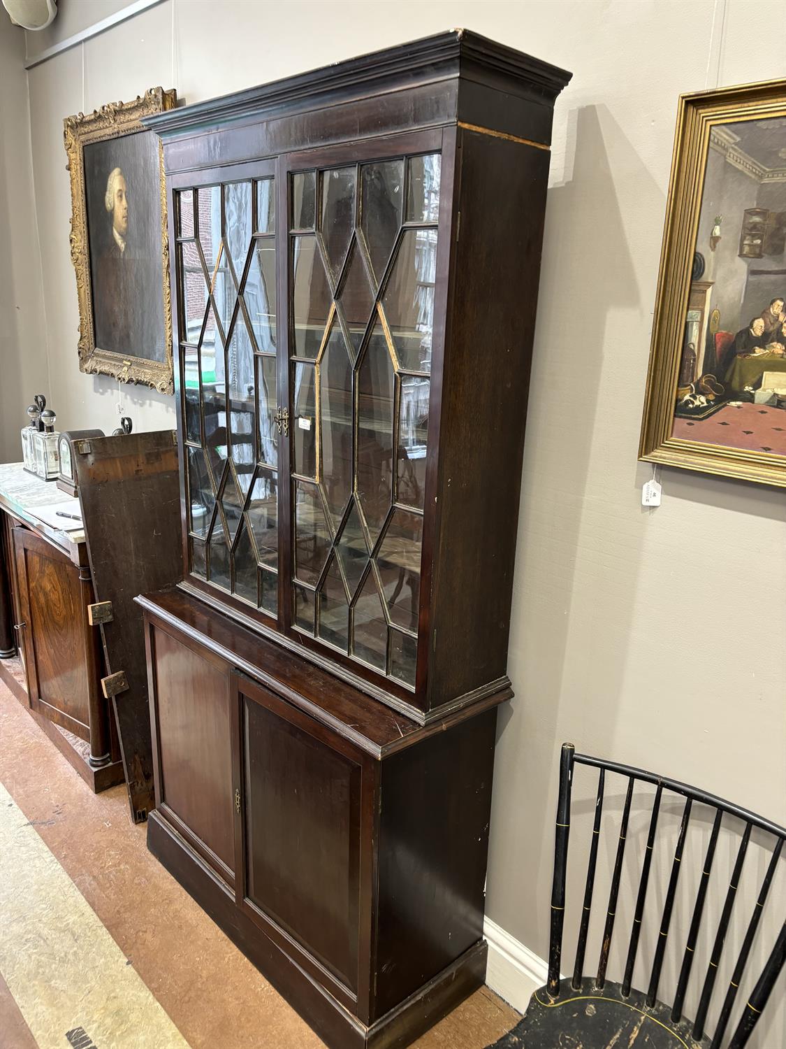 A GEORGE III MAHOGANY TWO-DOOR BOOKCASE, the rectangular top with cavetto cornice over twin - Image 5 of 11