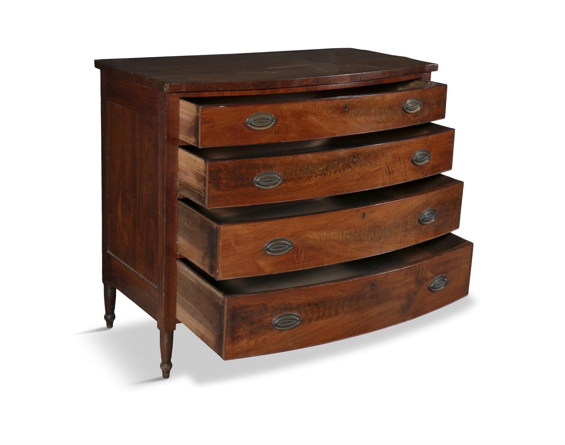 A FEDERAL MAHOGANY BOW FRONT CHEST, PHILADELPHIA, C.1800 the top with diamond shaped inlay above - Image 3 of 4