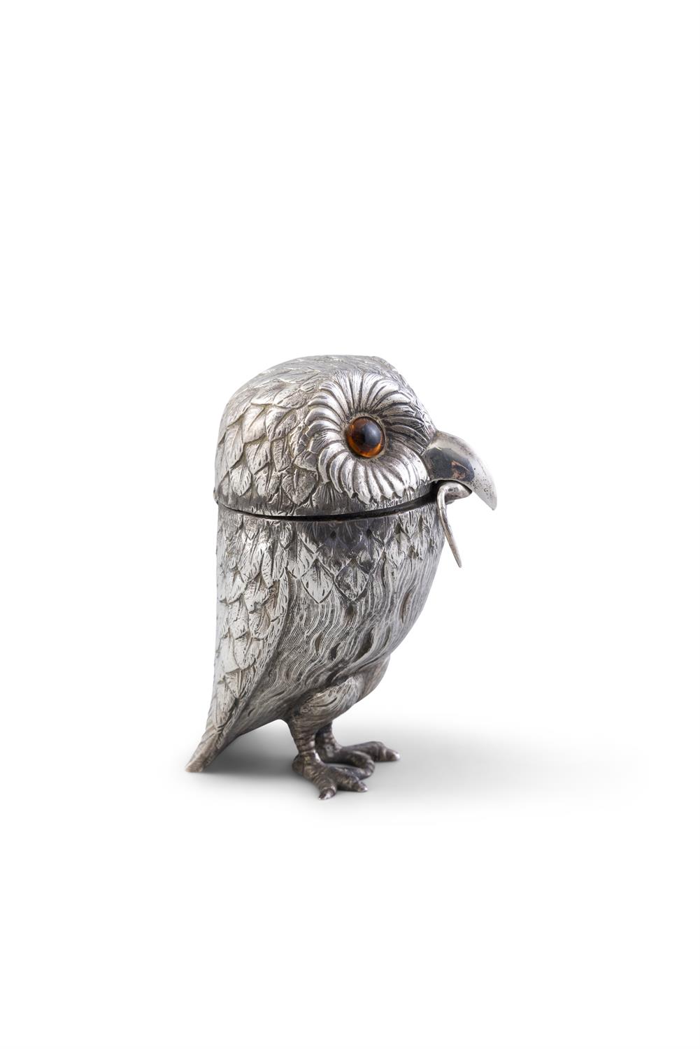 A SILVER OWL MUSTARD POT London 1958, mark of Heming & Co Ltd, spoon with mark of William - Image 3 of 6