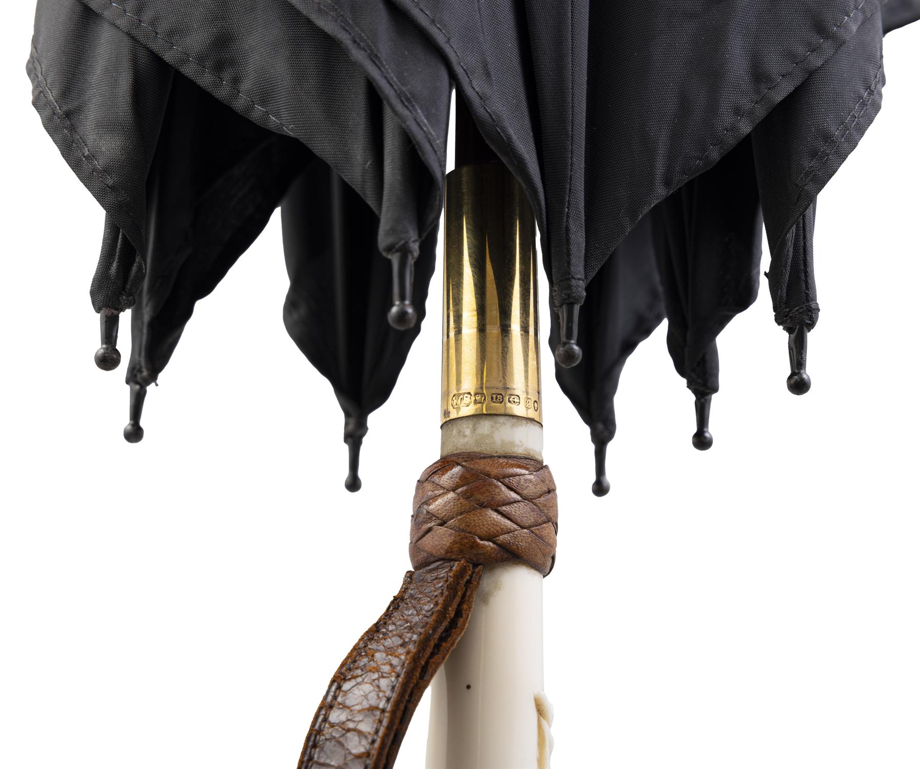 *A VICTORIAN UMBRELLA WITH IVORY CARVED HANDLE, the handle carved with vine leaves and - Image 4 of 10