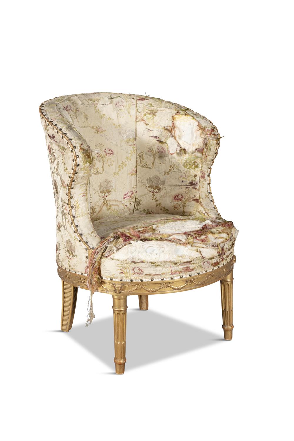 A LOUIS XVI CARVED GILTWOOD SMALL BERGERE, the silk upholstered back and arms with carved leaf - Image 2 of 6