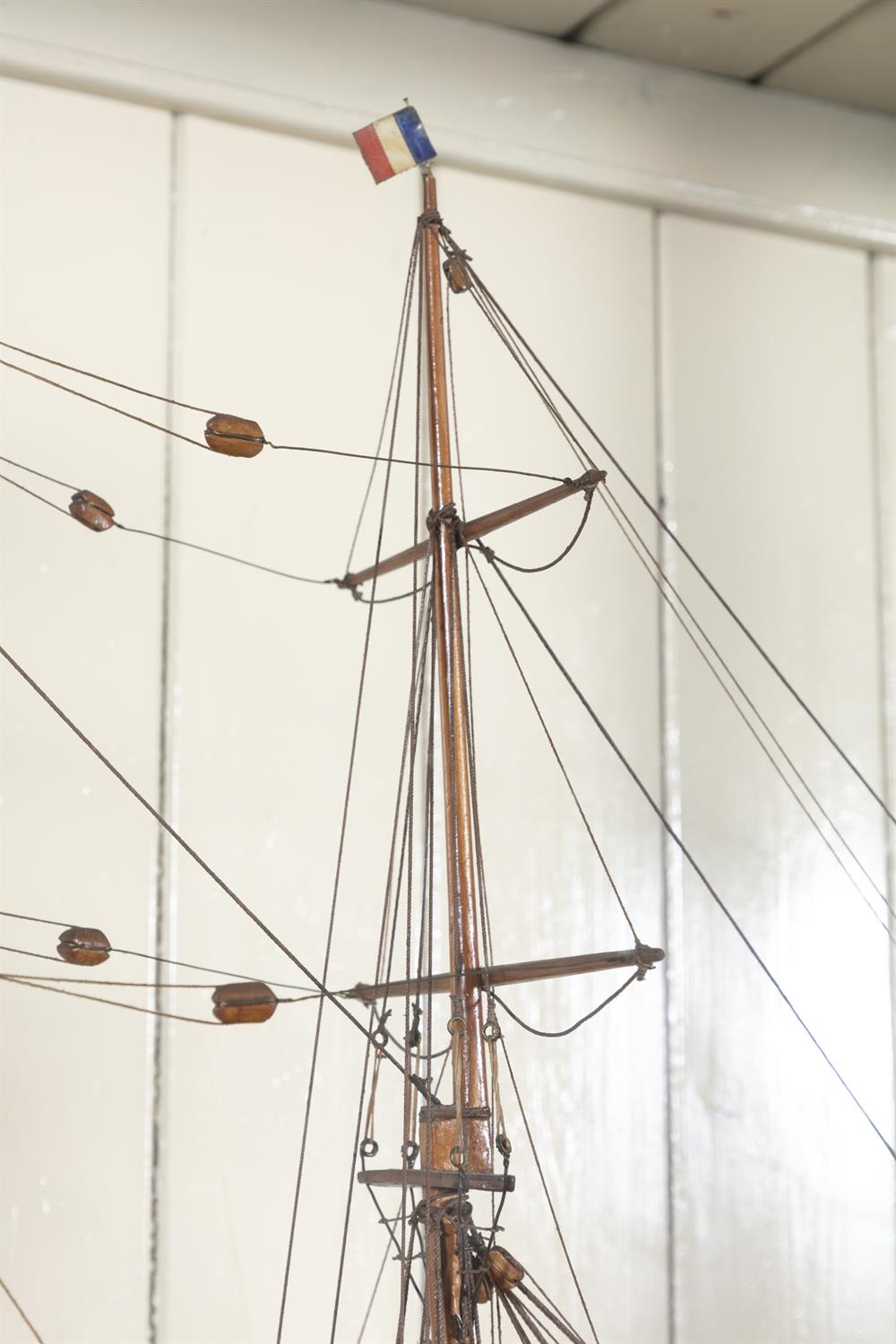 A LARGE FULL HULL THREE-MAST SHIP MODEL, LATE 19TH CENTURY contained within a glazed case, - Image 10 of 24