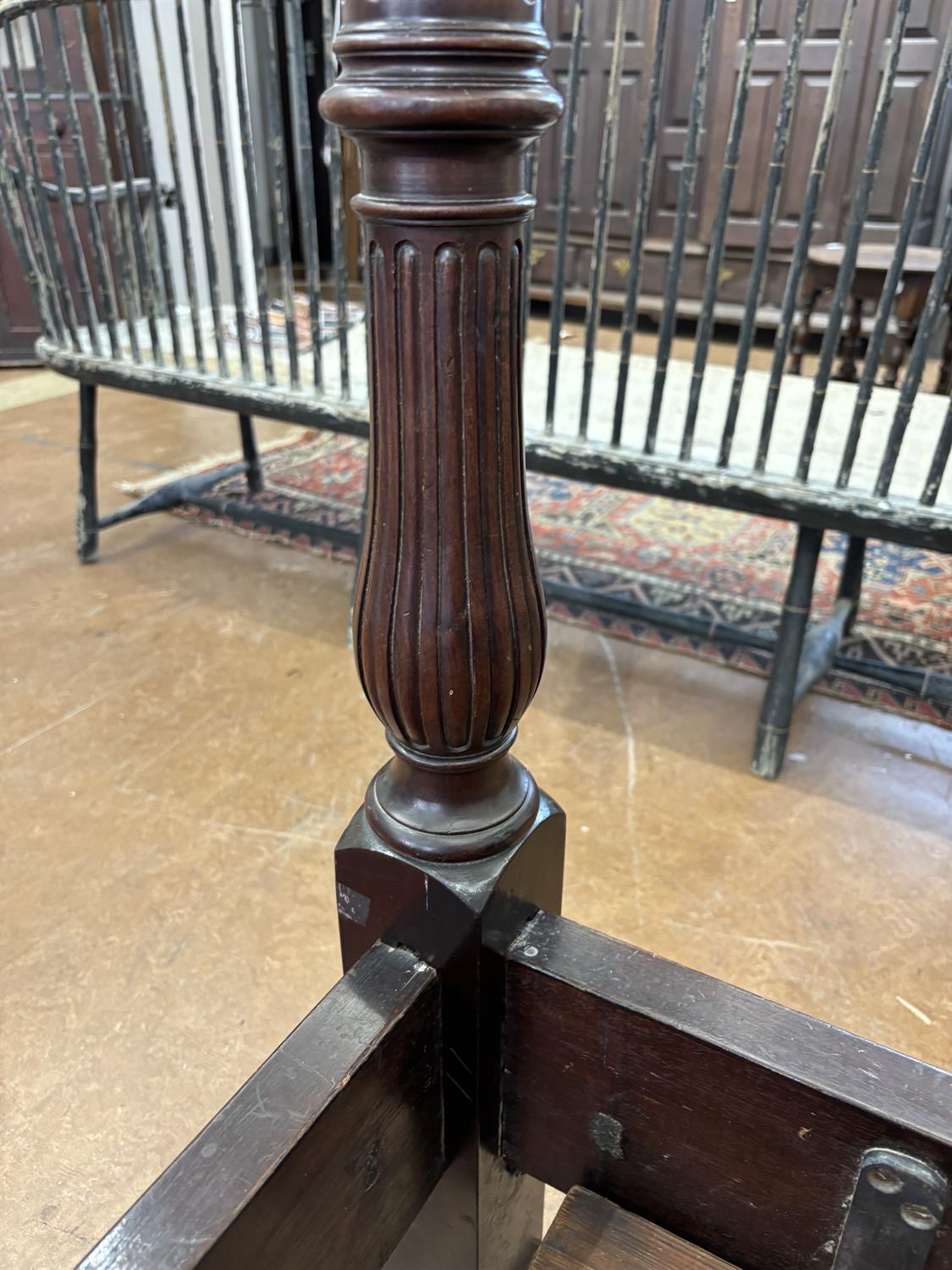 A CHIPPENDALE FOUR POSTER BED, PHILADELPHIA, CIRCA 1775 the stop-fluted front posts above - Image 31 of 39