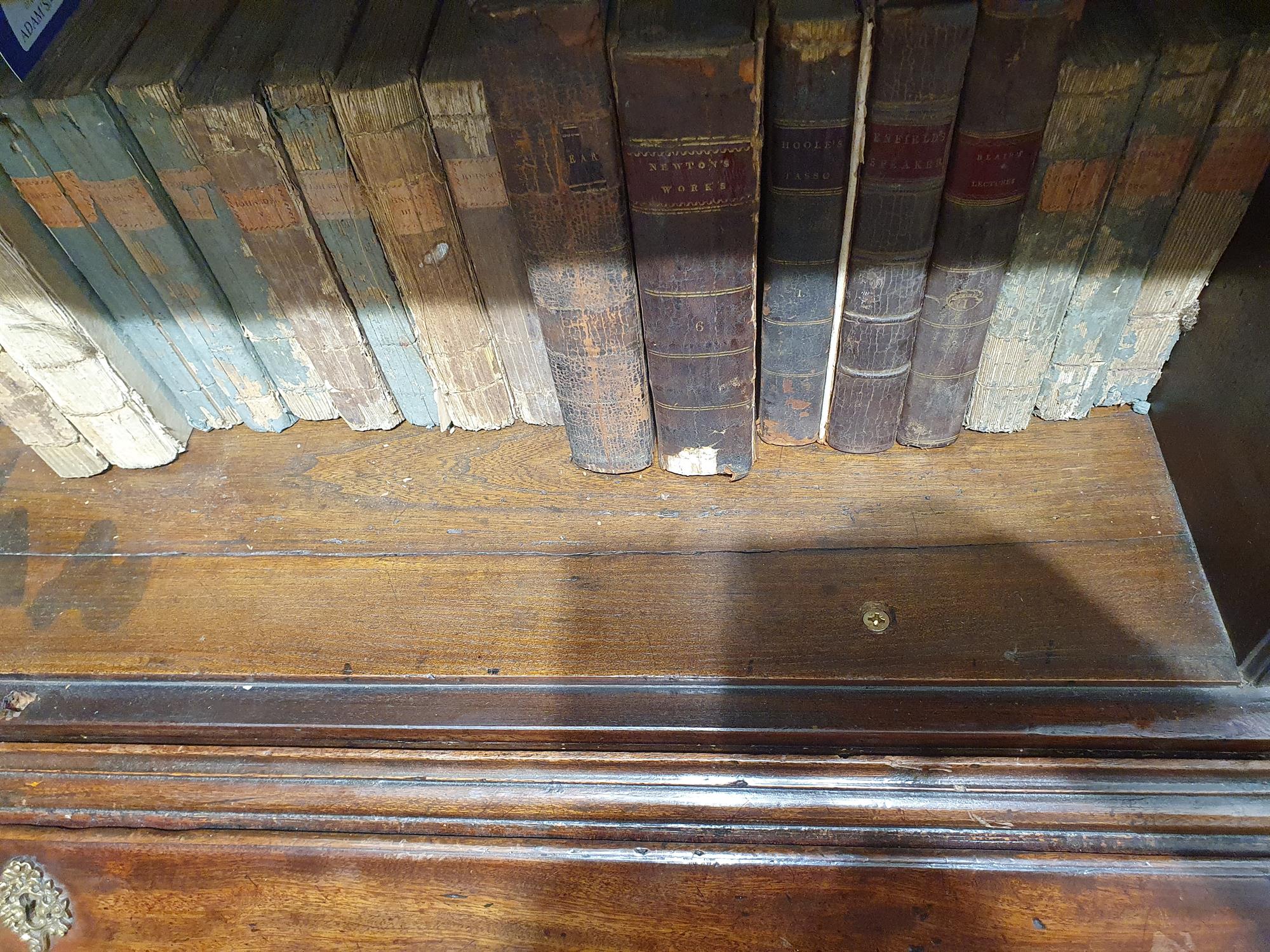 A FINE IRISH GEORGE III FIGURED MAHOGANY BLIND DOOR BUREAU BOOKCASE with an architectural - Image 15 of 25