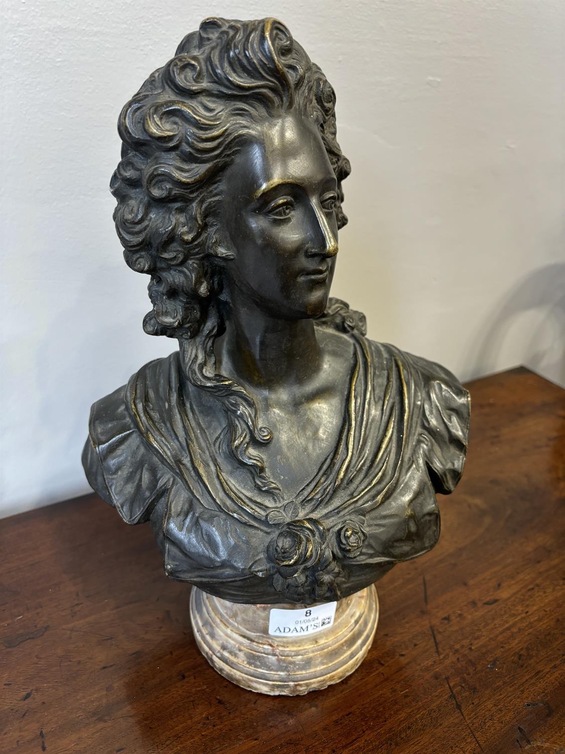 A FRENCH BRONZE BUST OF MARIE ANTOINETTE, 19TH CENTURY on marble socle, bust and socle 32cm - Image 8 of 8