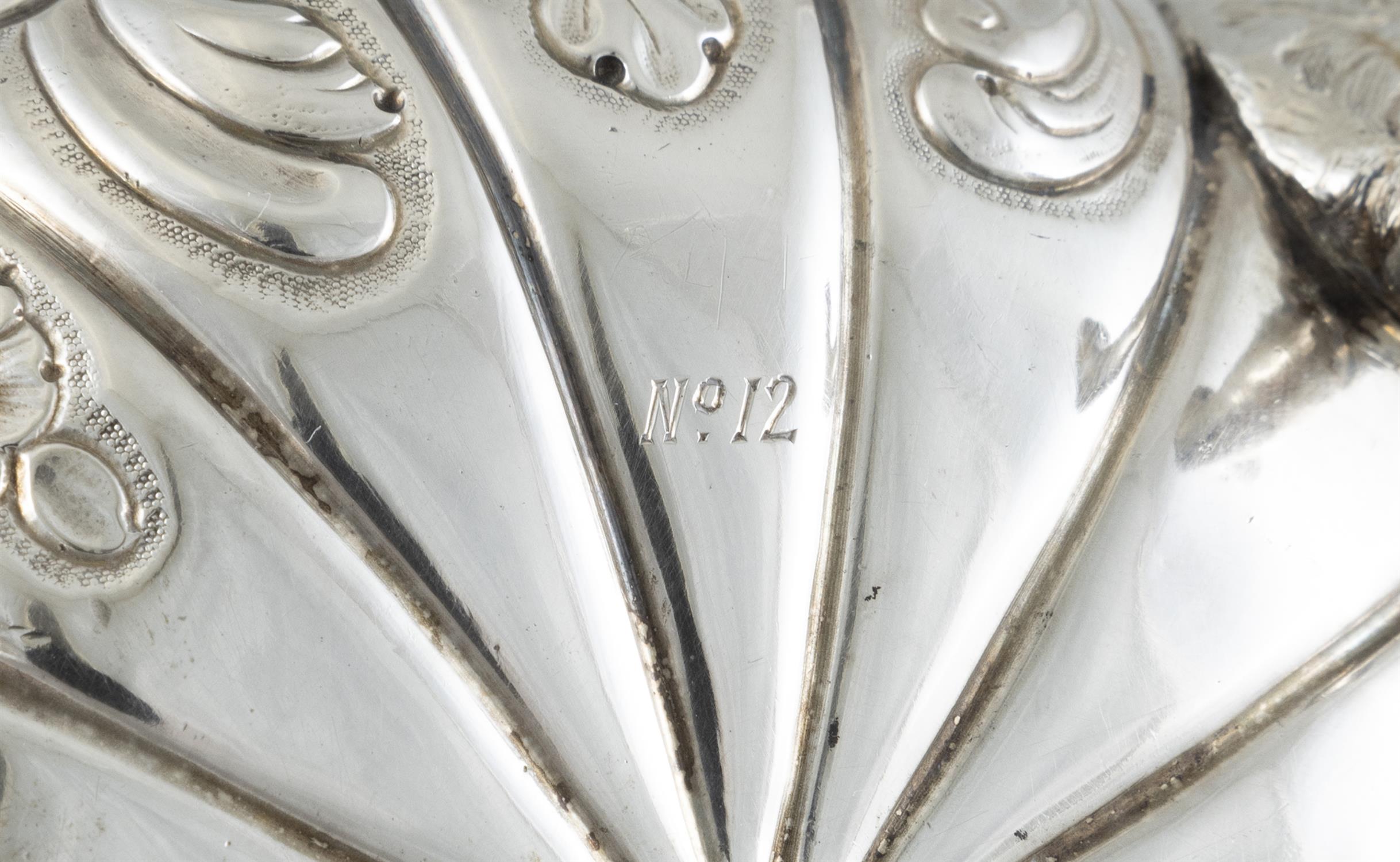 A GEORGE II IRISH SILVER CIRCULAR SUGAR BOWL, Dublin c.1750, mark of William Townsend, - Image 3 of 3