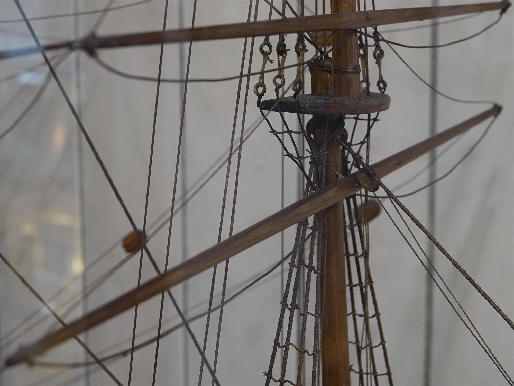 A LARGE FULL HULL THREE-MAST SHIP MODEL, LATE 19TH CENTURY contained within a glazed case, - Image 19 of 24