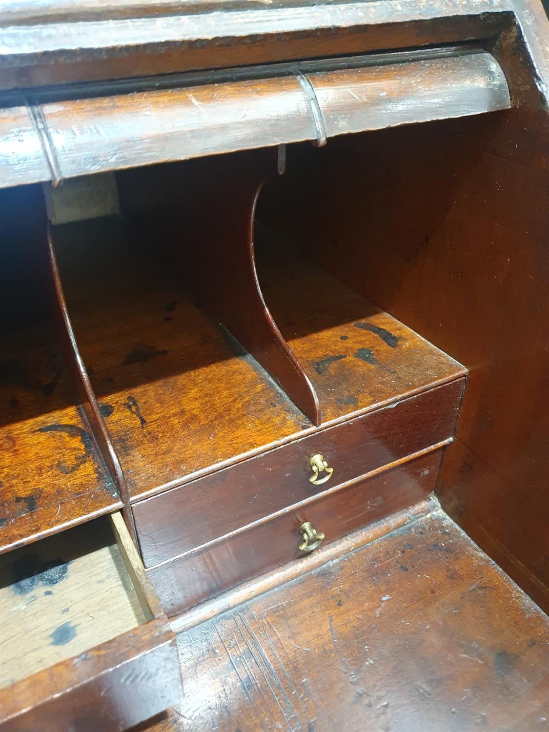 A FINE IRISH GEORGE III FIGURED MAHOGANY BLIND DOOR BUREAU BOOKCASE with an architectural - Image 20 of 25