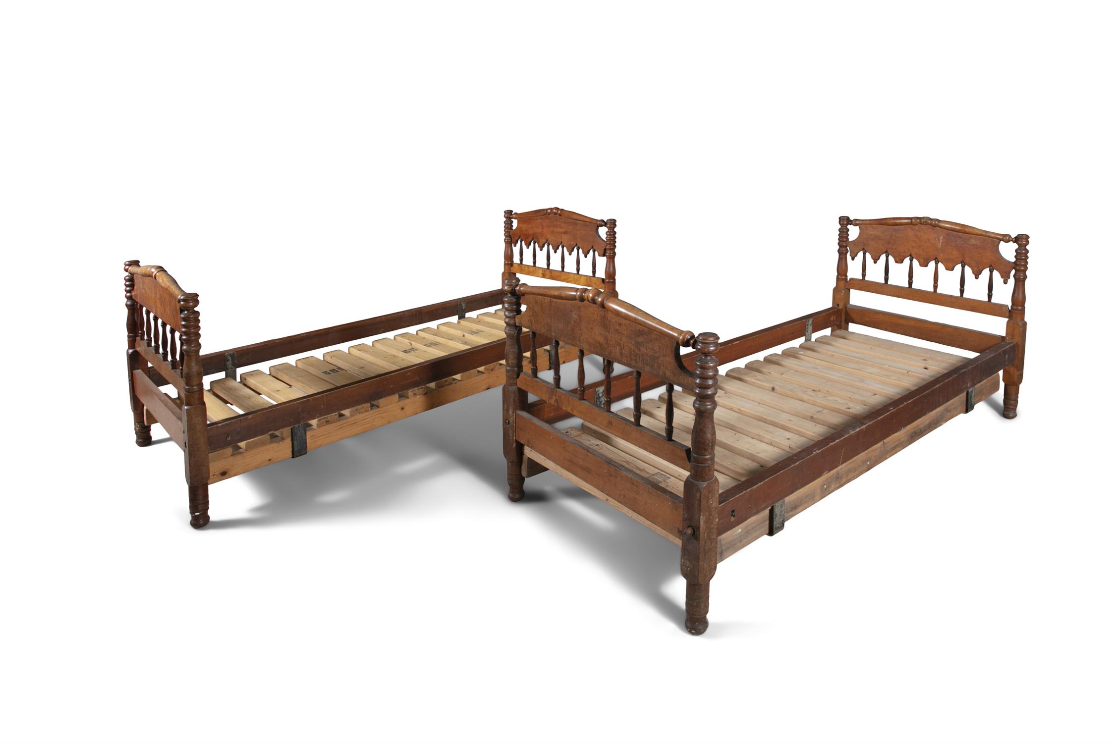 A PAIR OF MAPLE SINGLE BEDS, PHILADELPHIA, 19TH CENTURY 92cm high, 99cm wide, 210cm long - Image 2 of 5
