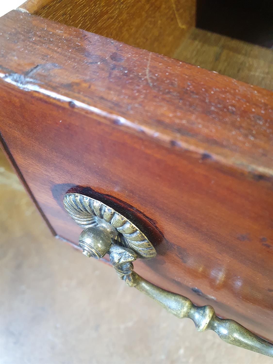 A GEORGE III MAHOGANY KNEEHOLE DESK, of rectangular shape, fitted with long drawer above a - Image 16 of 20