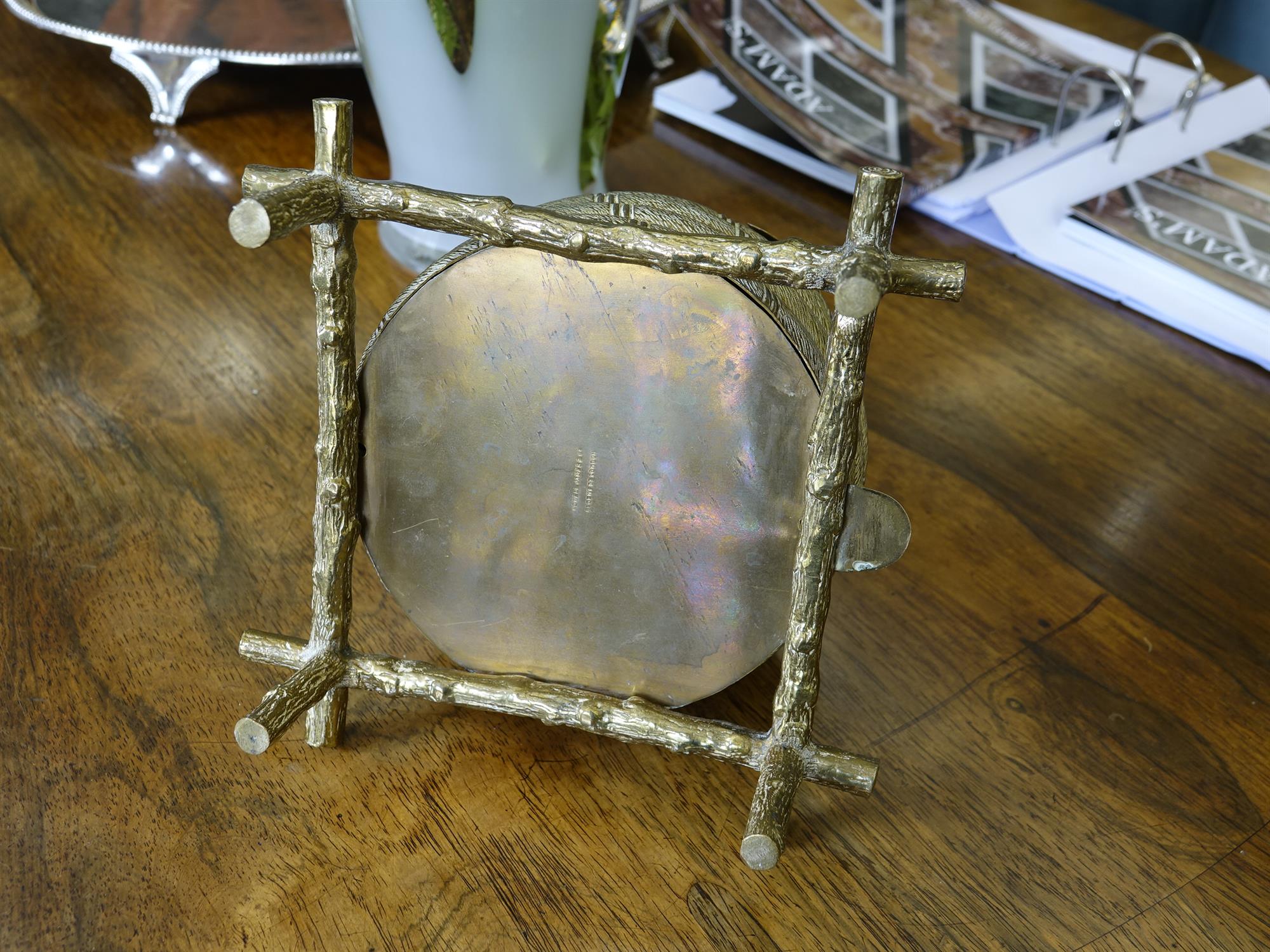 A GILT METAL 'BEE SKEP' JEWELLERY SEWING BOX, 19TH CENTURY of naturalistic form, - Image 15 of 16