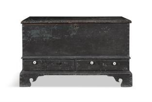 A PAINTED POPLAR DOWER OR BLANKET CHEST, PENNSYLVANIA, CIRCA 1800 the hinged rectangular top