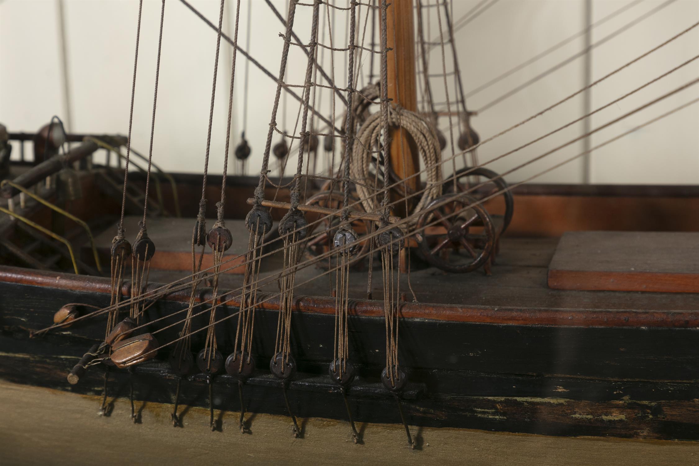 A LARGE FULL HULL THREE-MAST SHIP MODEL, LATE 19TH CENTURY contained within a glazed case, - Image 4 of 24