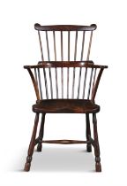 AN ELM COMB-BACK WINDSOR CHAIR, PHILADELPHIA LATE 18TH/EARLY 19TH CENTURY shaped top rail above