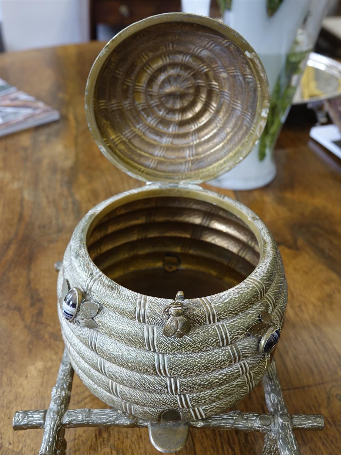 A GILT METAL 'BEE SKEP' JEWELLERY SEWING BOX, 19TH CENTURY of naturalistic form, - Image 13 of 16