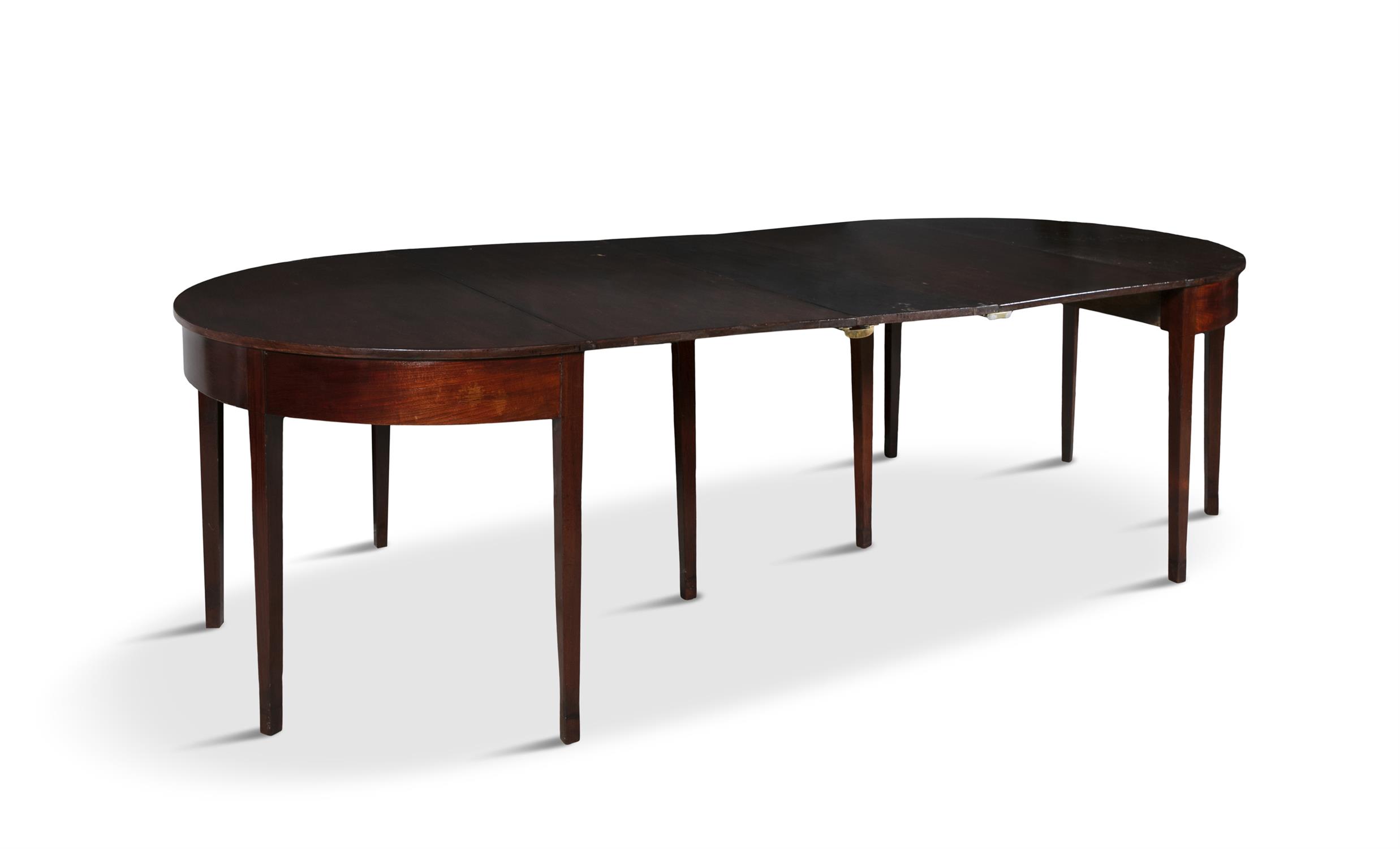 A FEDERAL MAHOGANY DINING TABLE, PHILADELPHIA, EARLY 19TH CENTURY the hinged drop leaf D-ends - Image 2 of 5