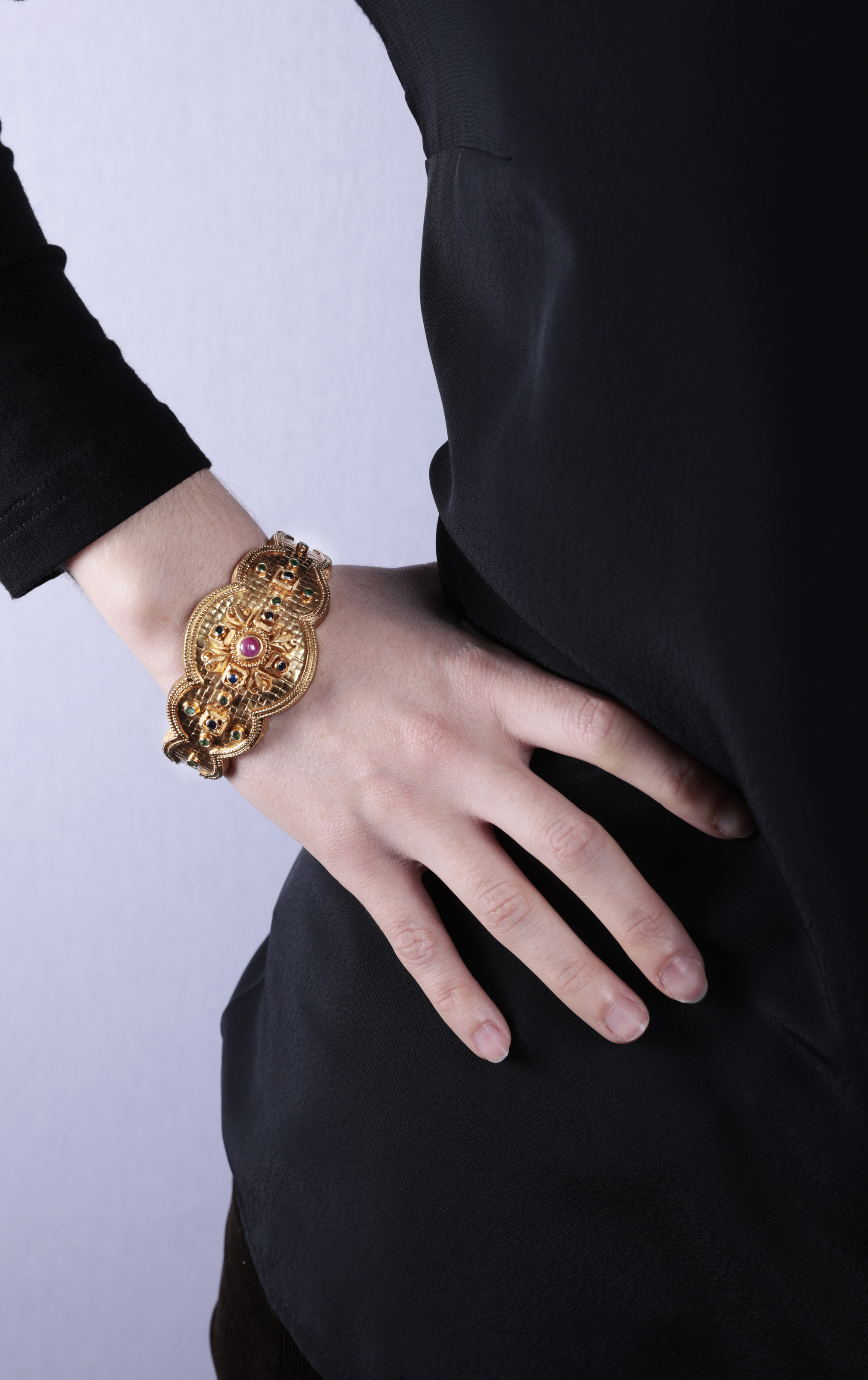 A GEM-SET BANGLE, BY ILIAS LALAOUNIS Of hinged design, the central scalloped plaque, centring a - Image 4 of 4