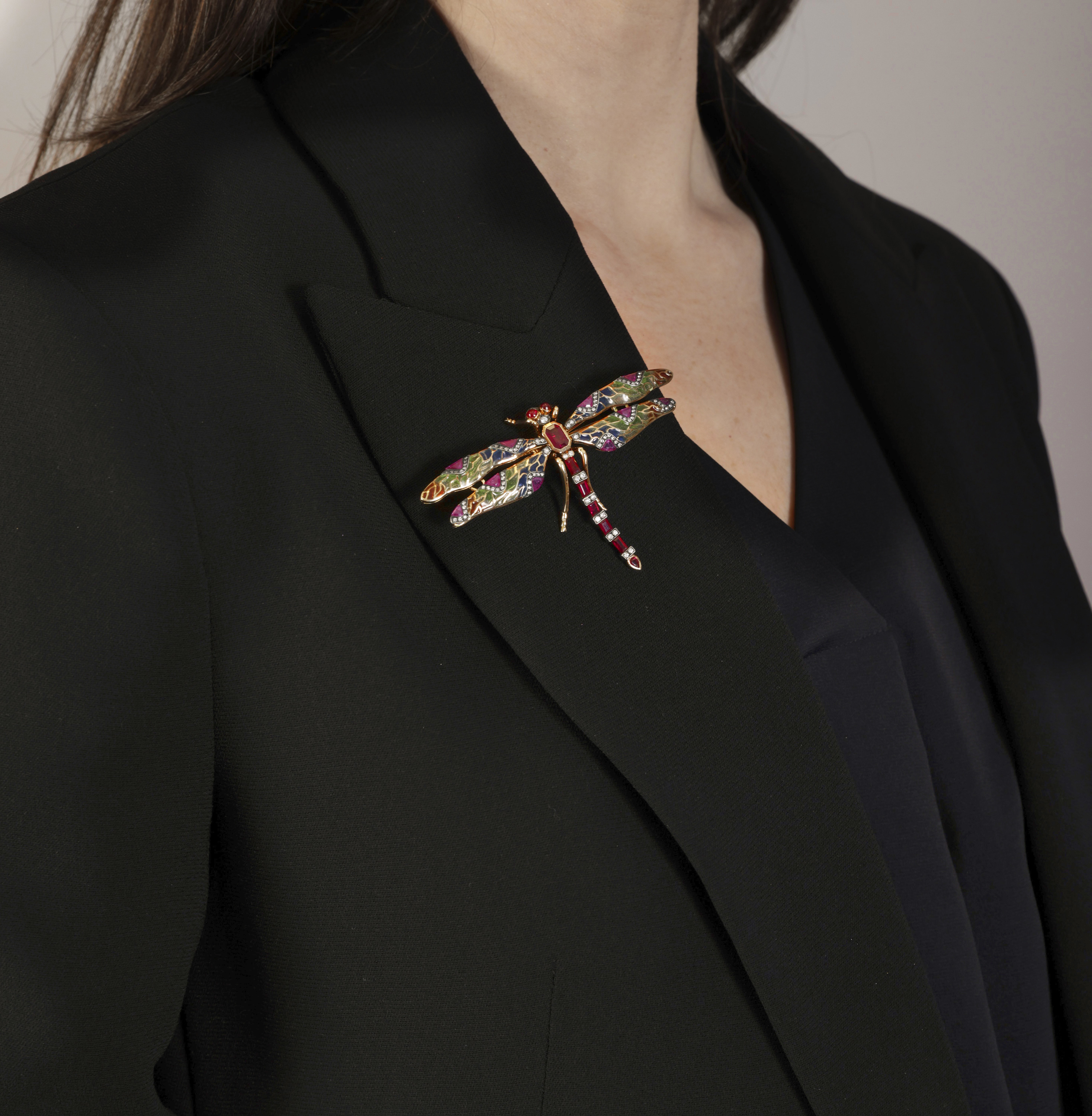 A GEM-SET, DIAMOND AND ENAMEL BROOCH Designed as a dragonfly, its wings mounted en tremblant, - Image 3 of 3