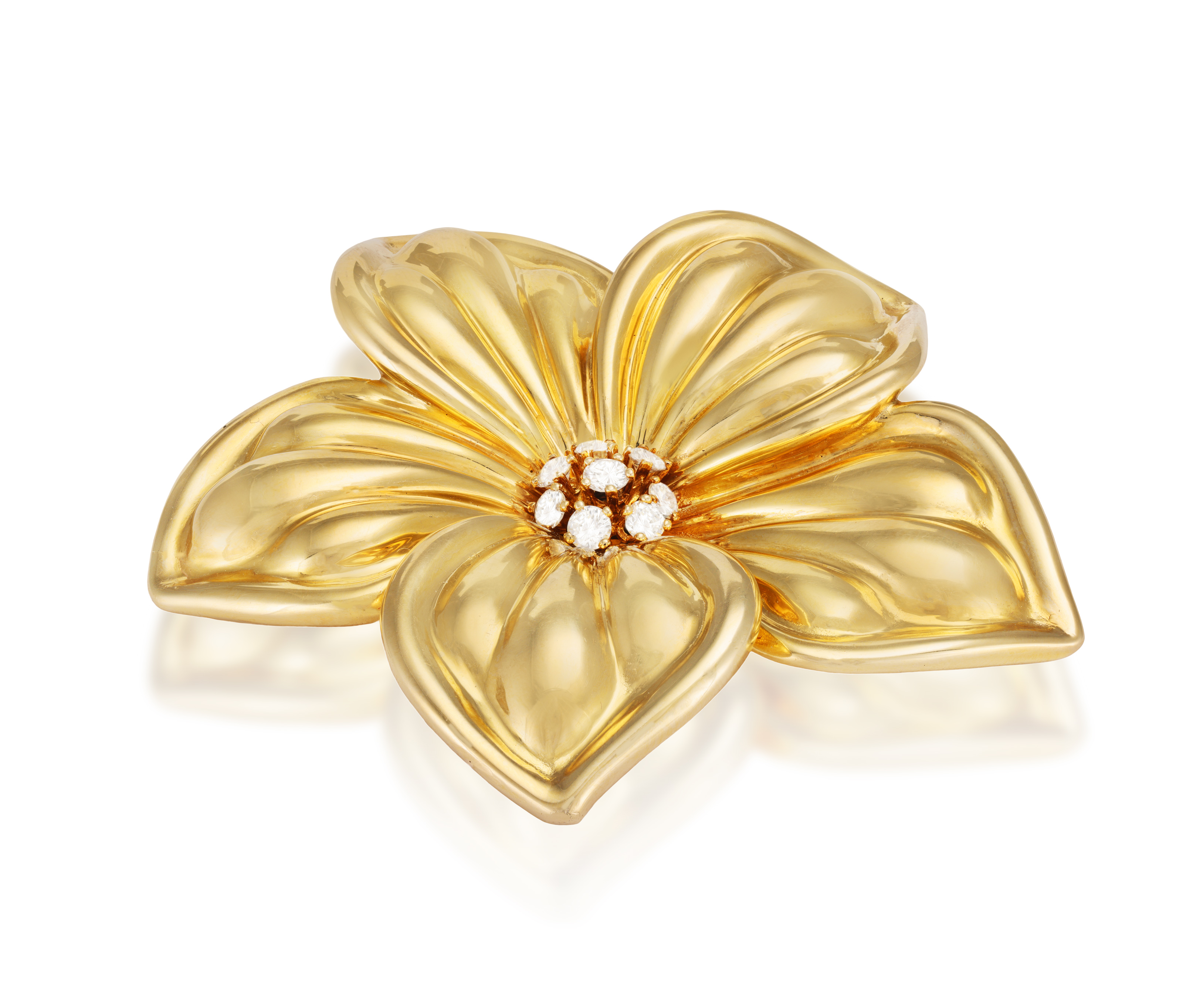 A DIAMOND 'DIANA' BROOCH, BY VAN CLEEF & ARPELS, CIRCA 1990 Designed as a sculpted flowerhead, the - Image 2 of 5