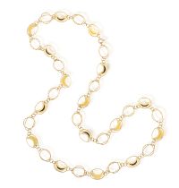 AN ENAMEL LONG-CHAIN NECKLACE Composed of alternating links, either set with an oval polished hoop