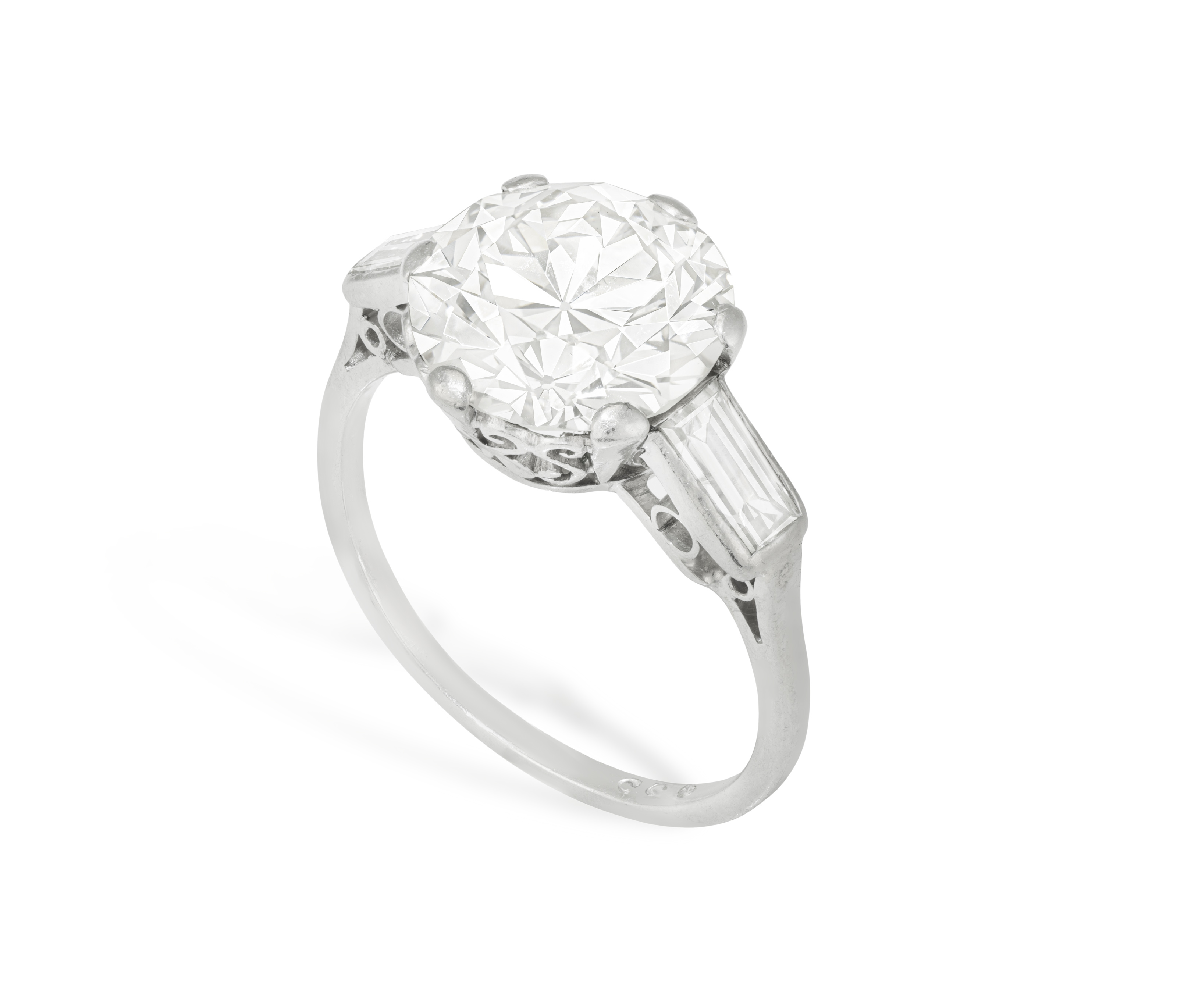 A DIAMOND SINGLE-STONE RING The central old European-cut diamond weighing approximately 3.70cts - Image 2 of 5