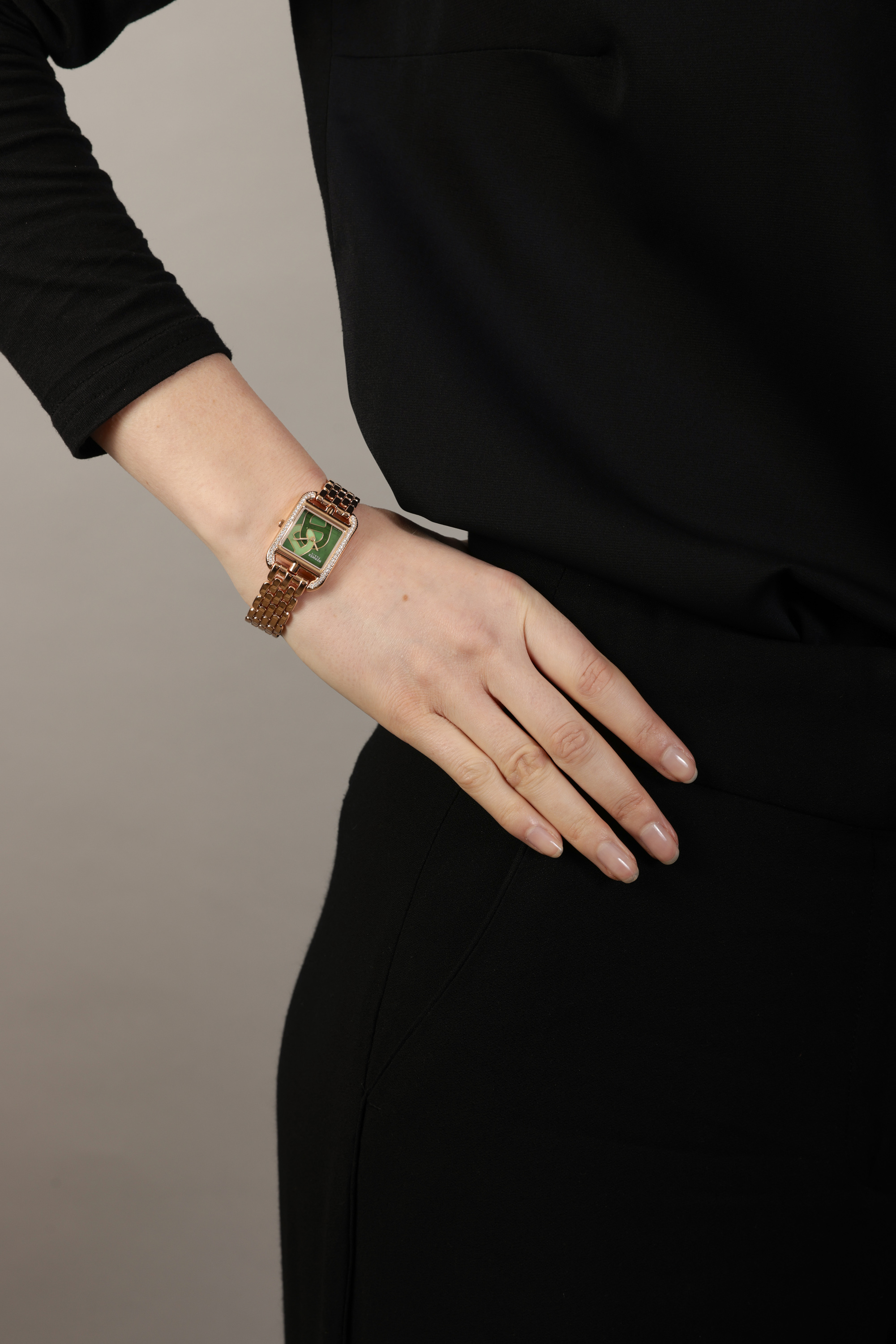 AN 18K GOLD AND GEM-SET 'CAPE COD' BRACELET WATCH, BY HERMÈS Of quartz movement, the square green - Image 4 of 4