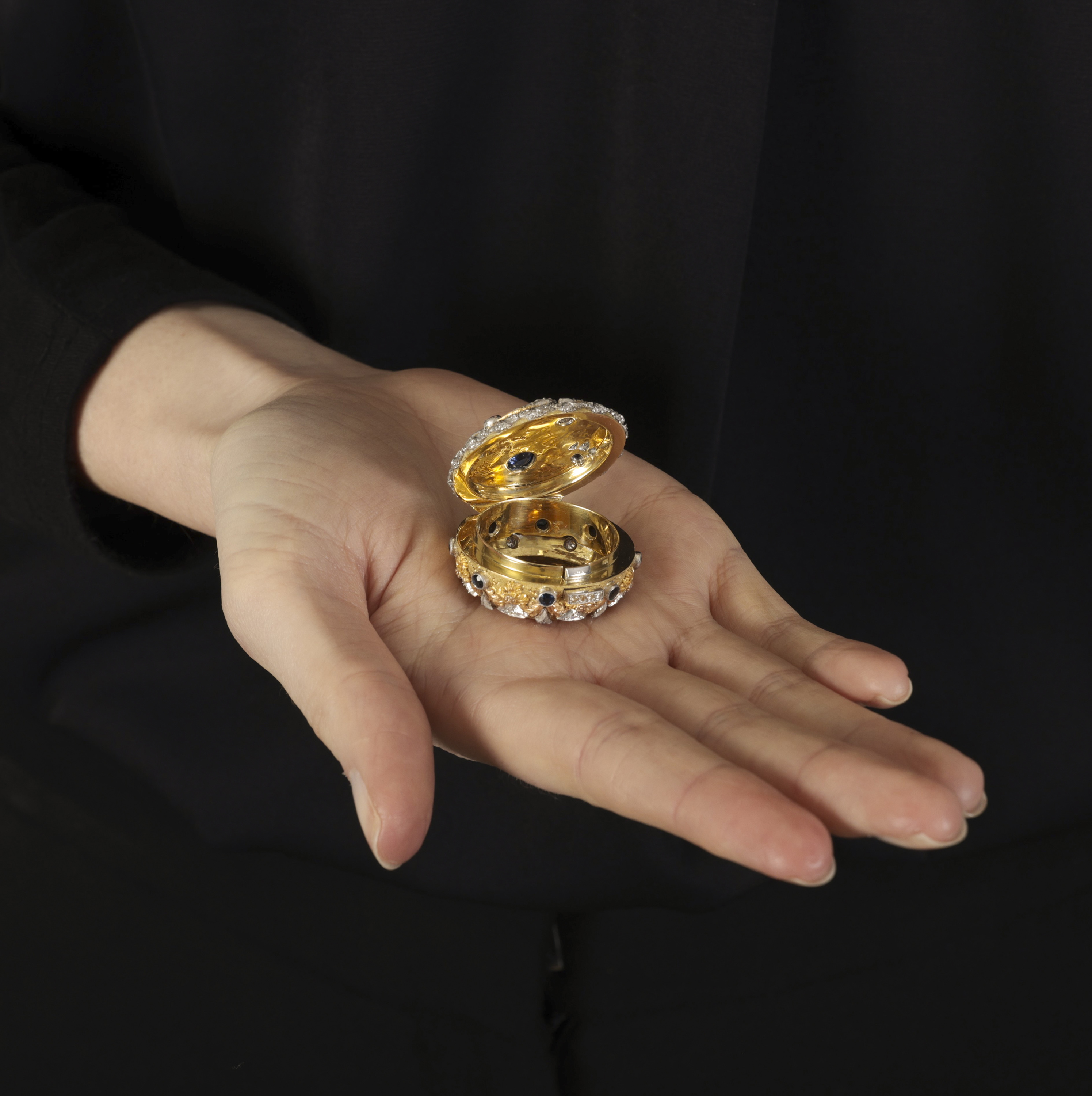 A GEM-SET AND DIAMOND PILL BOX, BY CAZZANIGA - Image 6 of 6