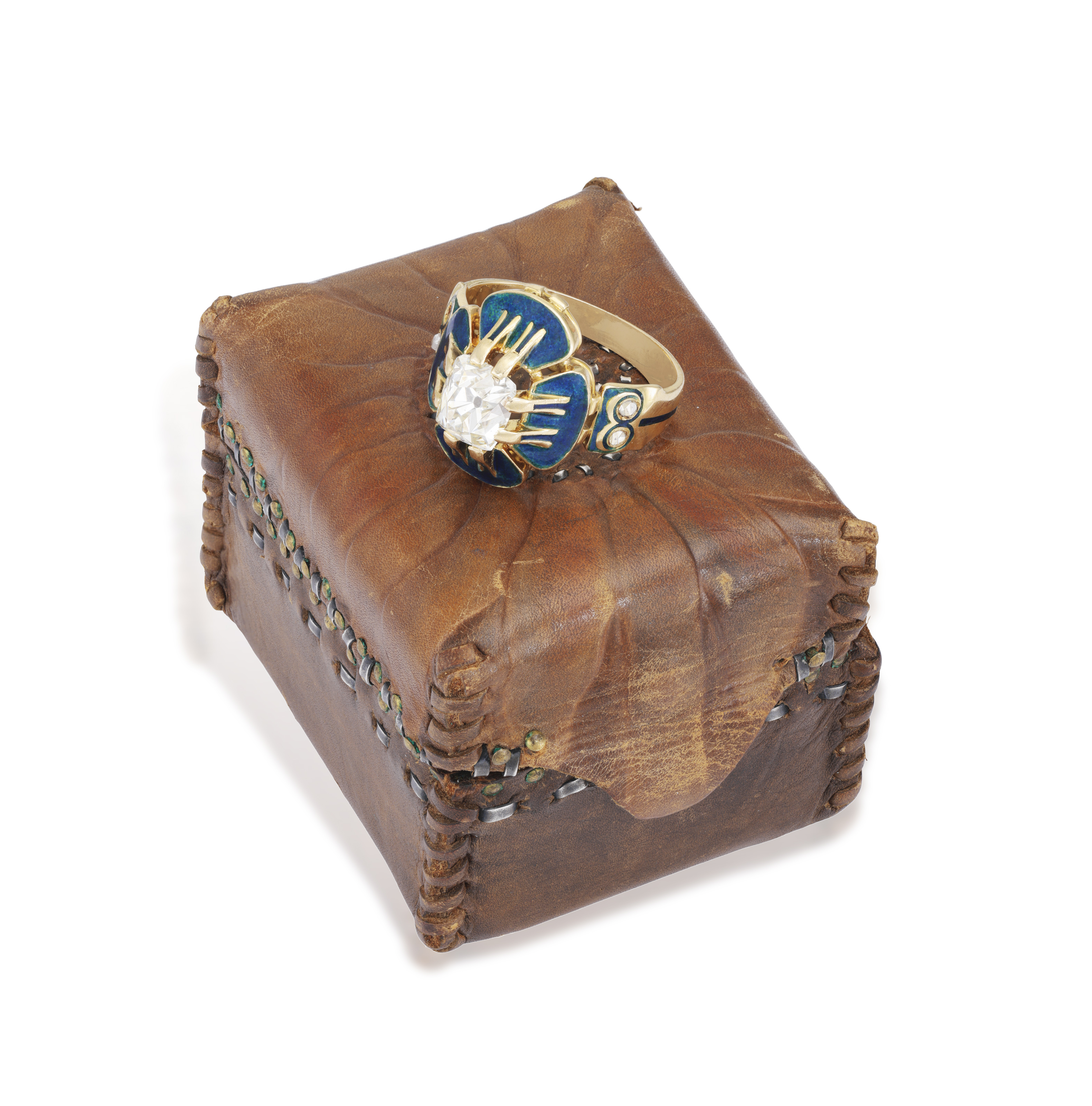 A RARE ART NOUVEAU ENAMEL AND DIAMOND 'PANSY' RING, BY CHARLES RIVAUD, CIRCA 1900 The cushion-shaped - Image 4 of 6