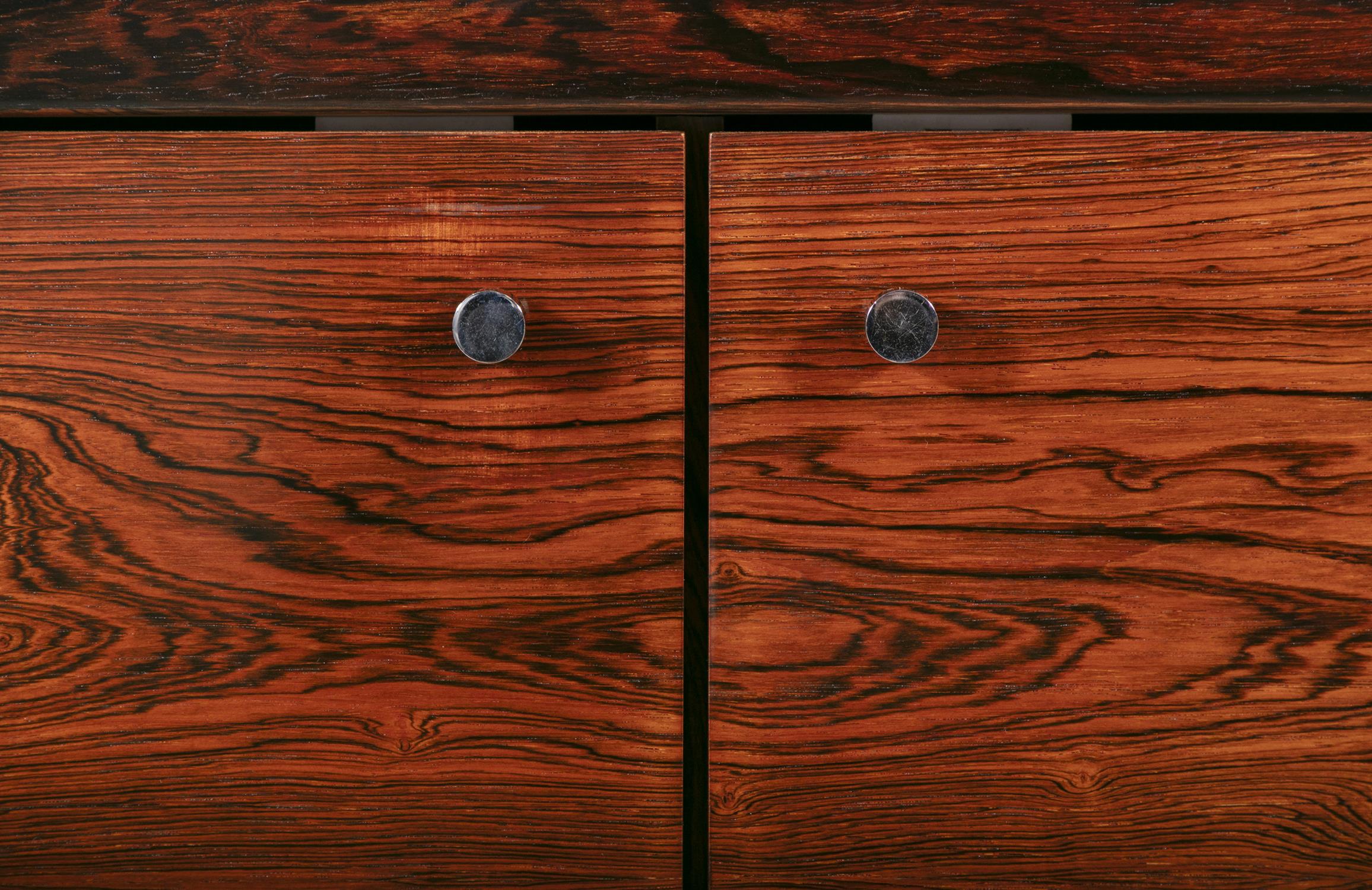 ROBIN DAY (1913 - 2000) A rosewood sideboard by Robin Day. UK, c.1960. 214 x 46 x 72.5cm(h) - Image 5 of 5