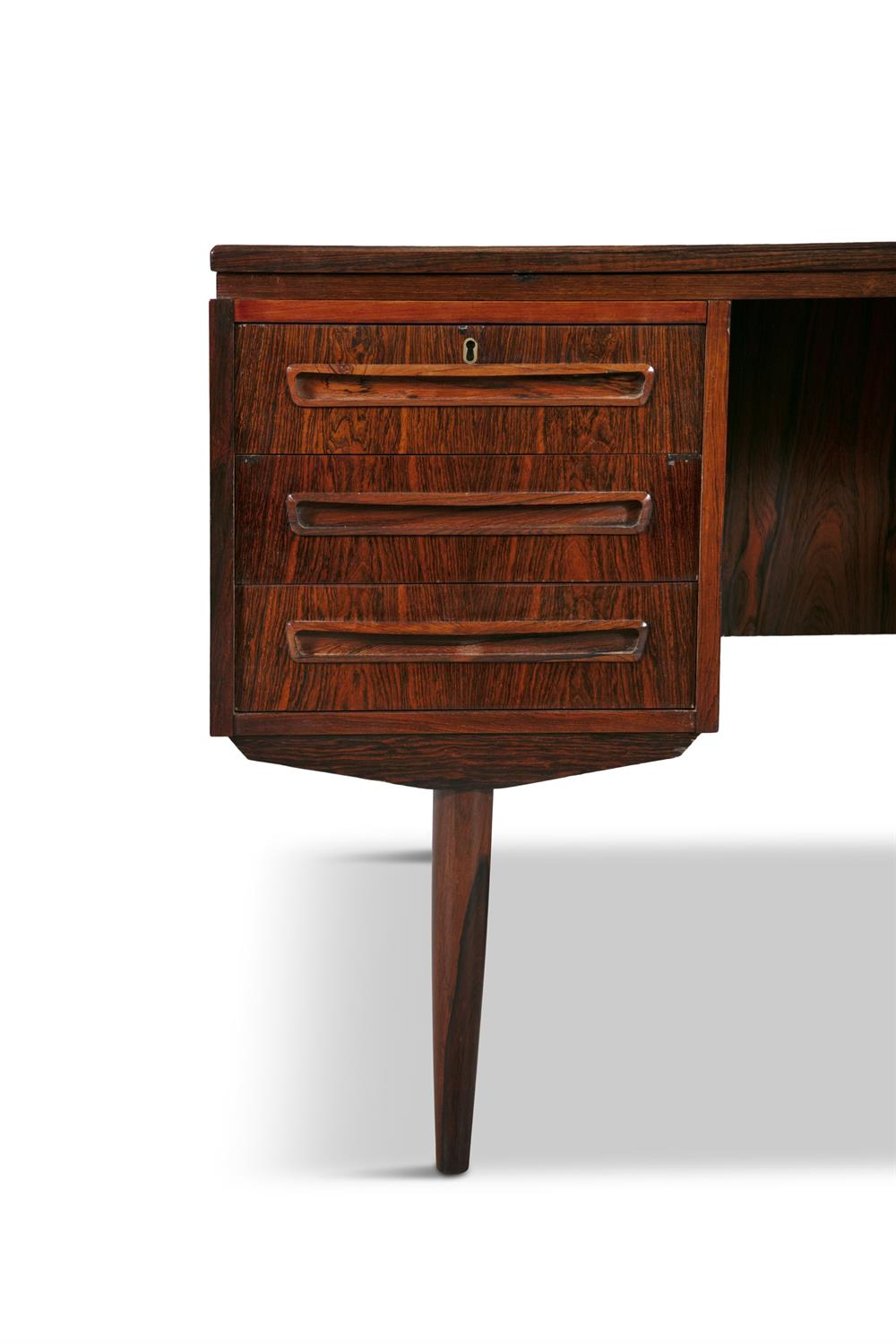 DESK A rosewood desk. Denmark, c.1960. 130 x 71 x 73cm(h) - Image 5 of 5