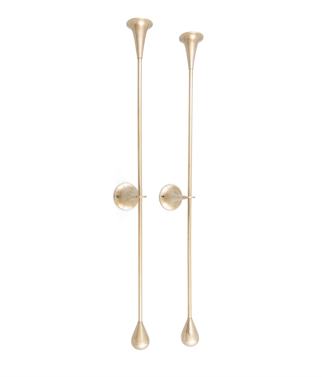 IN THE MANNER OF PIERRE FORSSELL A pair of brass wall candle-holders - Image 2 of 5