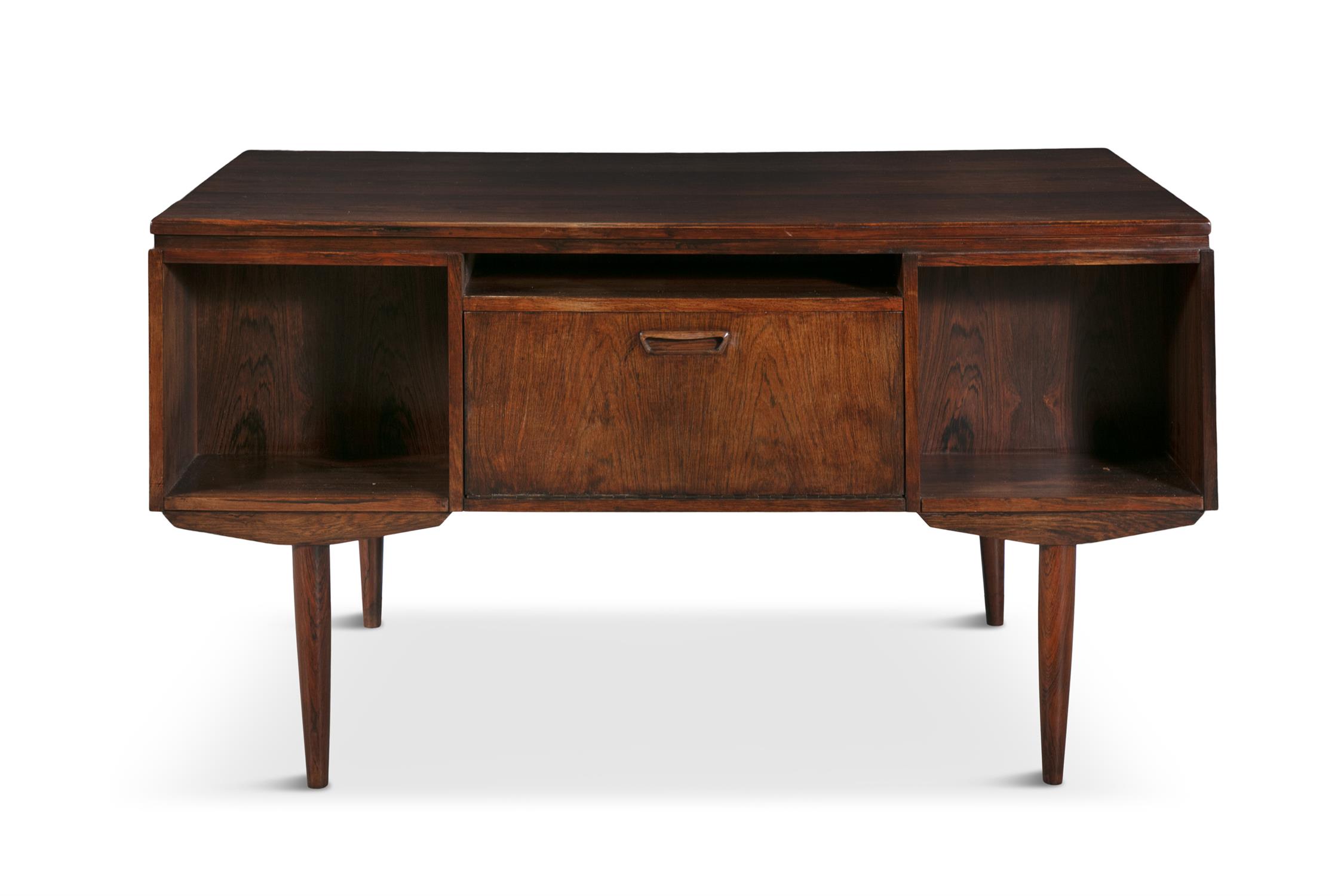 DESK A rosewood desk. Denmark, c.1960. 130 x 71 x 73cm(h) - Image 4 of 5