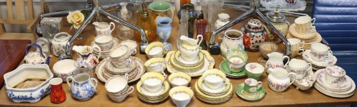 Various items of decorative china, pottery & glassware, part w.a.f.