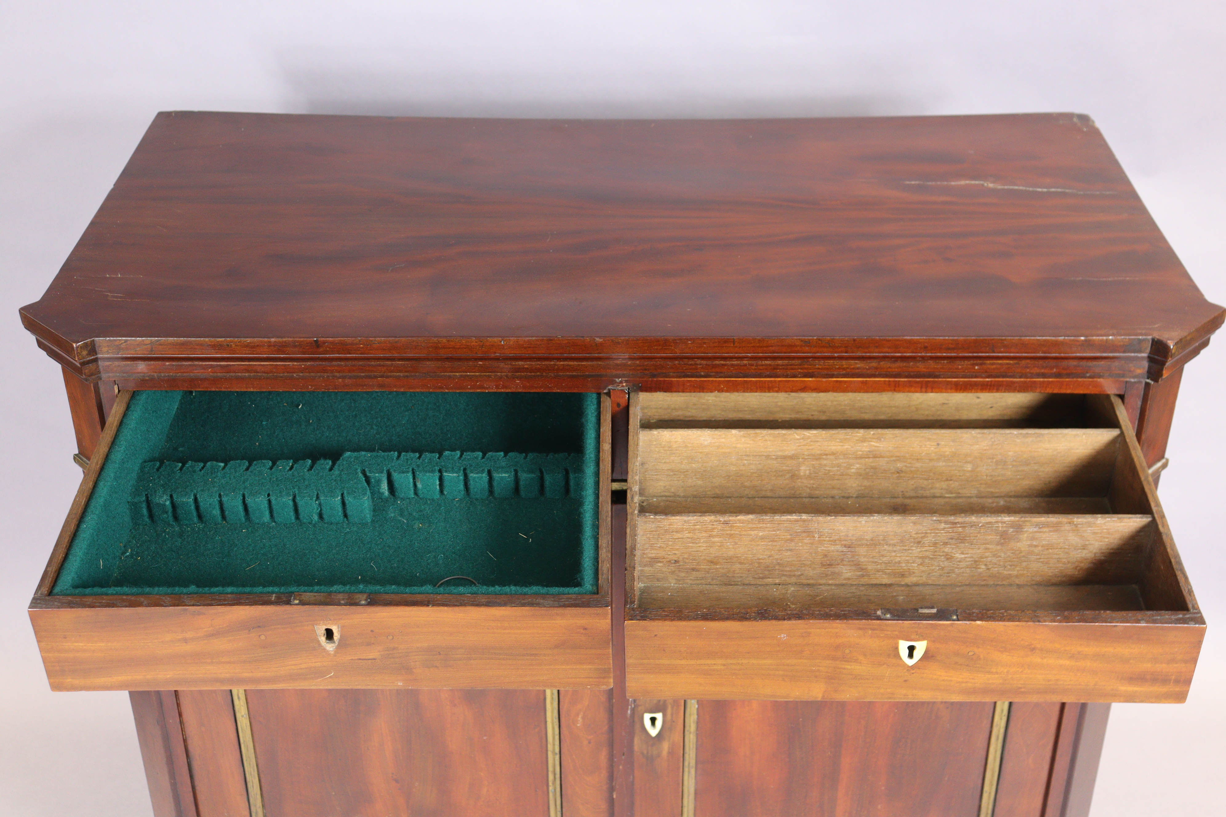 An early 19th century French mahogany buffet, the hinged top enclosing folding shelves, two frieze - Image 3 of 14
