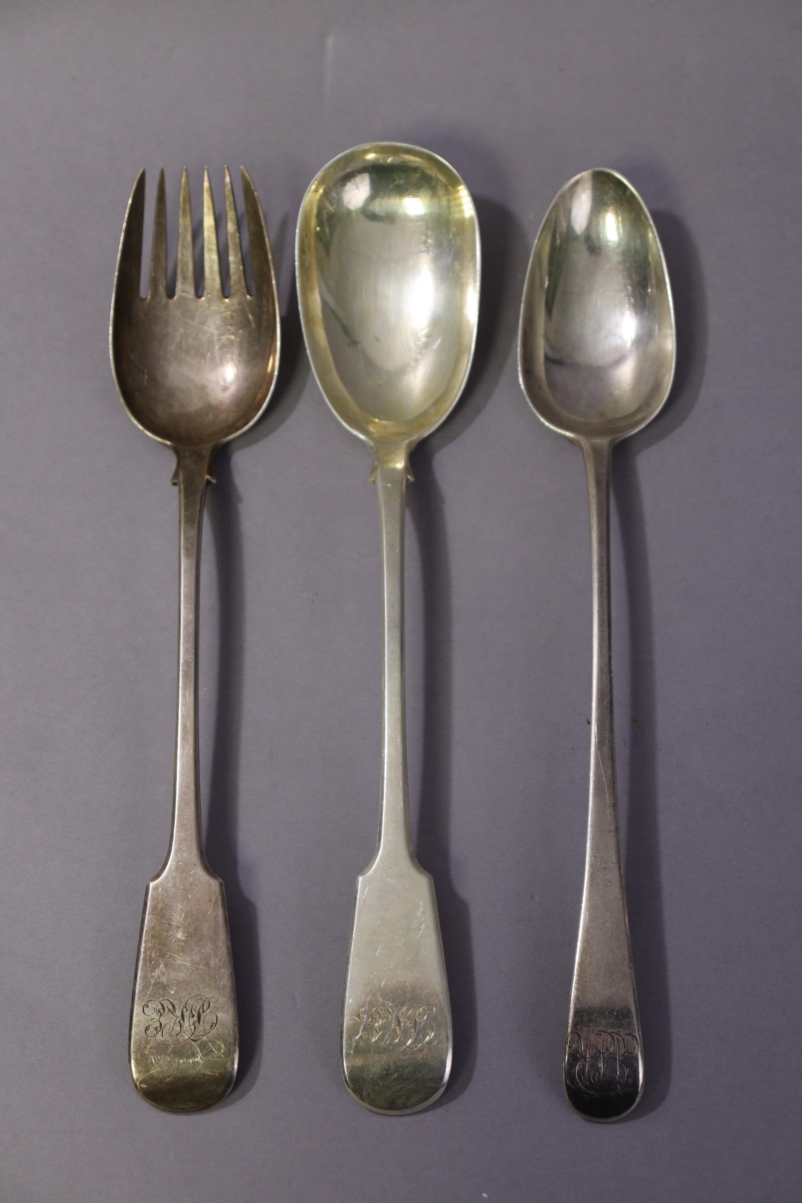 A pair of George IV silver Fiddle pattern salad servers, London 1824 by Wm. Eley & Wm. Fearn (over-