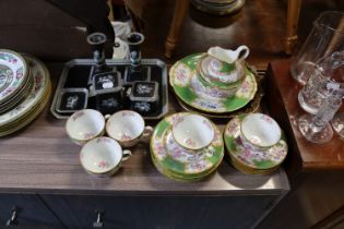 A Minton’s “cockatrice” twenty-one-piece part tea service; & a six-piece trinket set, part w.a.f.