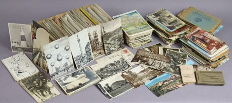 A collection of approximately five hundred loose postcards, circa. early/late 20th century – British