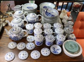 Various items of blue & white transfer-printed & other decorative china.