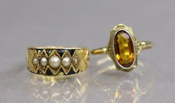 A William IV 18ct. gold & black enamel ring set row of five graduated split pearls (some loss of